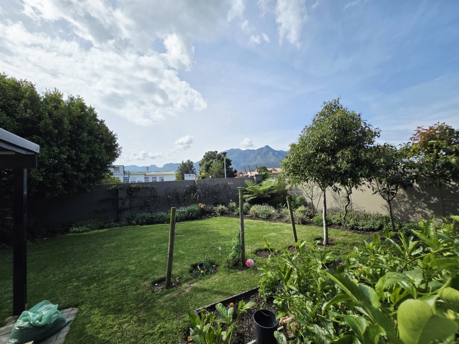 3 Bedroom Property for Sale in Earls Court Lifestyle Estate Western Cape
